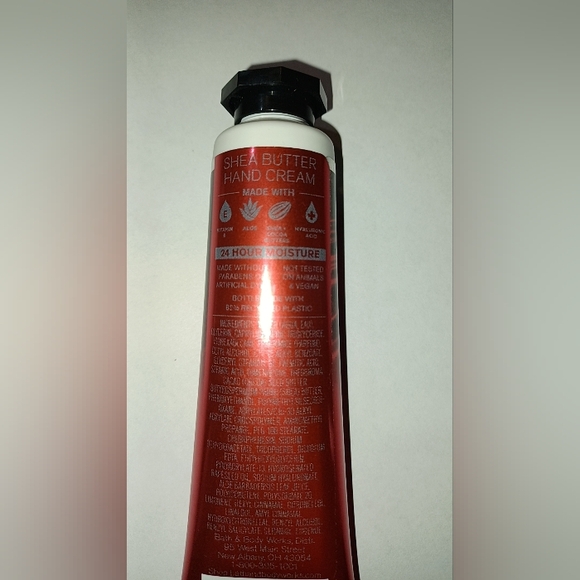 NWT Bath & Body Works Winter Candy Apple Hand Cream - Picture 2 of 2